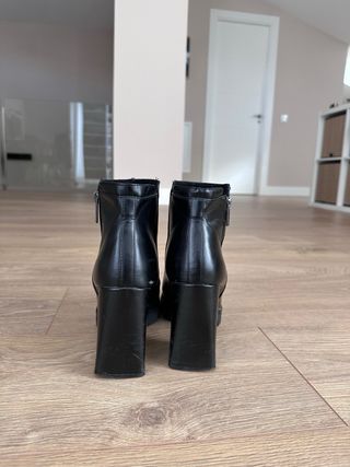 Botines negros Stradivarius