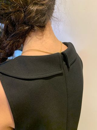 Vestido negro con cuello Peter Pan