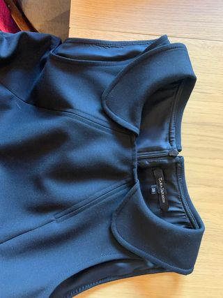 Vestido negro con cuello Peter Pan