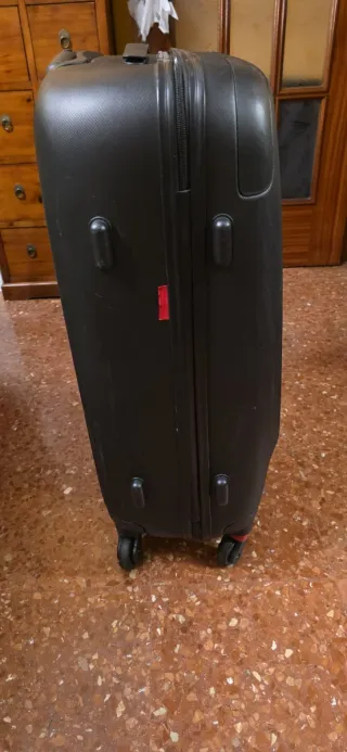 Maleta de viaje mediana negra