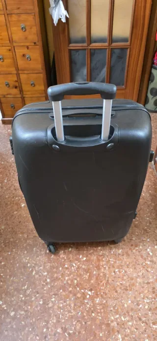 Maleta de viaje mediana negra