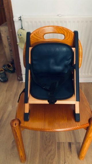 Trona de viaje madera y tela negra