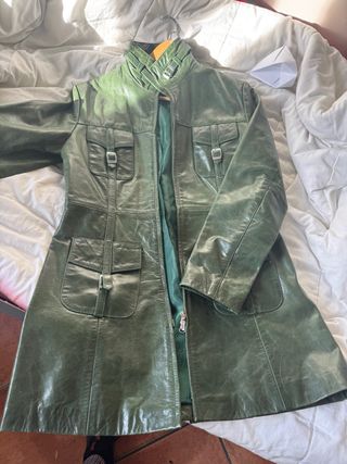 Chaqueta de piel verde