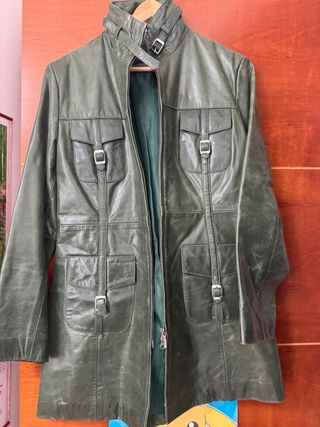 Chaqueta de piel verde