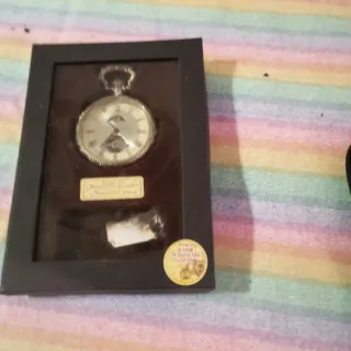 Reloj de bolsillo mecánico plateado