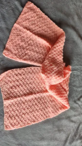 Sciarpa fatta a mano rosa