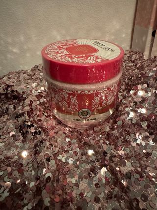 Crema Exfoliante Corporal Rosa y Roja