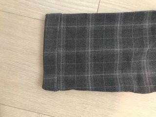 Pantalón Zara cuadros gris