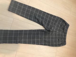 Pantalón Zara cuadros gris