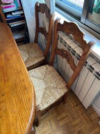 Mesa de comedor de madera maciza