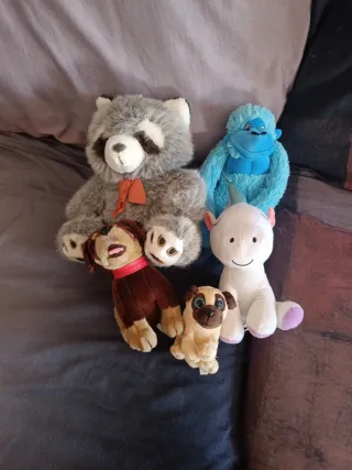 Pack 5 Peluches: Raccoon, Perro, Pug, Unicornio, Y