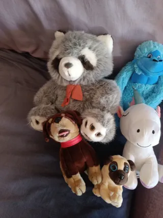 Pack 5 Peluches: Raccoon, Perro, Pug, Unicornio, Y
