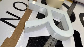 Fabricación de Rótulos Corpóreos e instalación