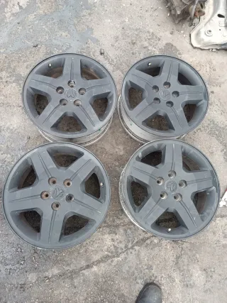 Llantas Dodge Caliber 17 (Juego 4)