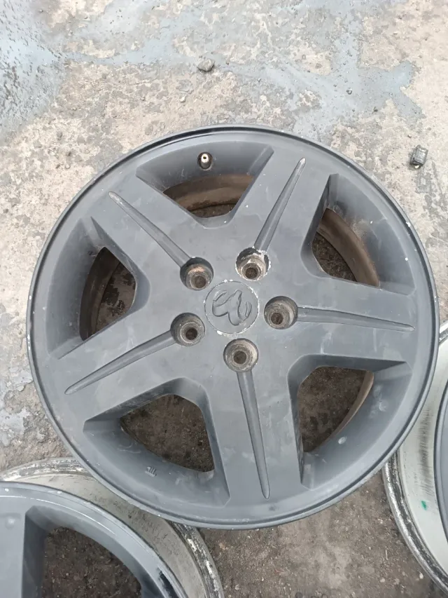 Llantas Dodge Caliber 17 (Juego 4)