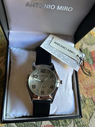 Reloj Antonio Miro