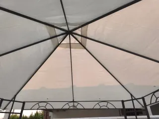 Pérgola metálica y de tela casi nueva