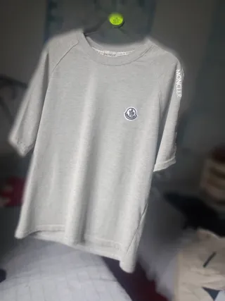 Camiseta Moncler Gris.