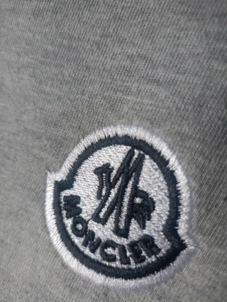 Camiseta Moncler Gris.