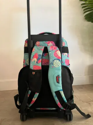 Mochila Totto con ruedas y espalda