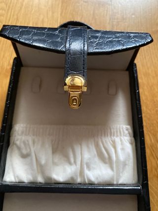 Joyero de viaje piel negro con cierre dorado