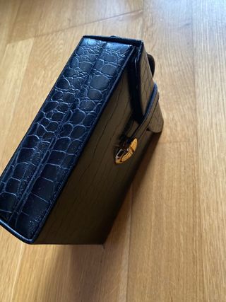 Joyero de viaje piel negro con cierre dorado