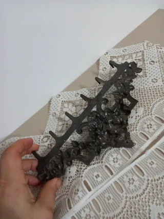 Appendino vintage in ottone decorato