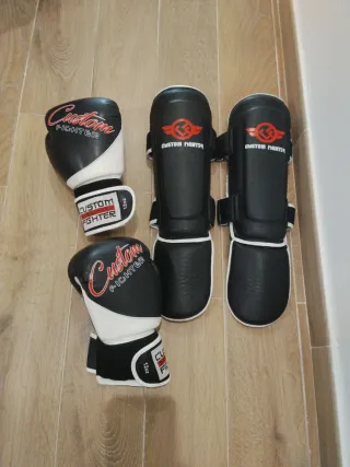 Lote Guantes y Tibiales King Boxing Niño