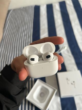 AirPods 3 con scatola