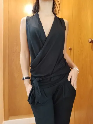 Mono negro elegante