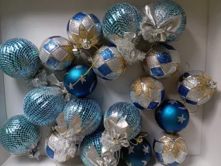 Bolas Navidad Azules y Plateadas
