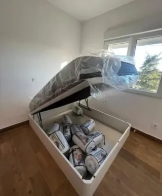 Canapé y colchón nuevos a estrenar