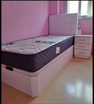 Canapé y colchón nuevos a estrenar
