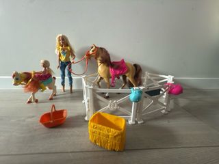 Barbie y Chelsea a Caballo