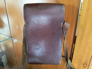 Funda antigua de cuero para cámara fuelle