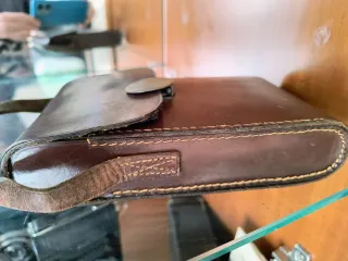 Funda antigua de cuero para cámara fuelle