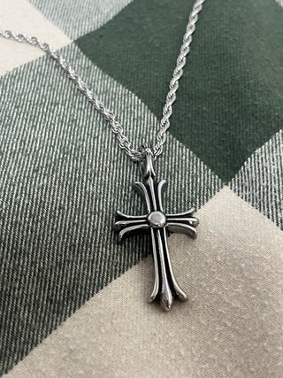 Collar Cruz Estilo Chrome Hearts Plata