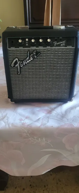 Amplificador Fender Frontman 10G
