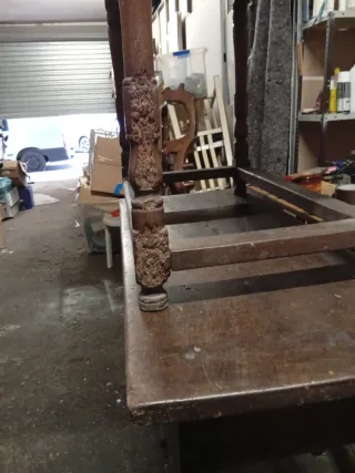 Mesa de madera rústica