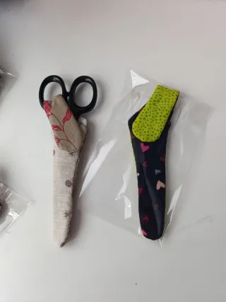 Fundas para tijeras hechas a mano