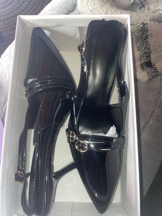 Tacones elegantes negros