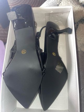 Tacones elegantes negros