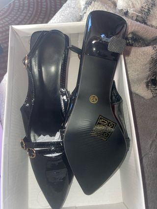 Tacones elegantes negros