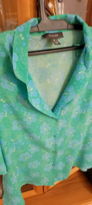 Camisa Primark Flores Azul Verde