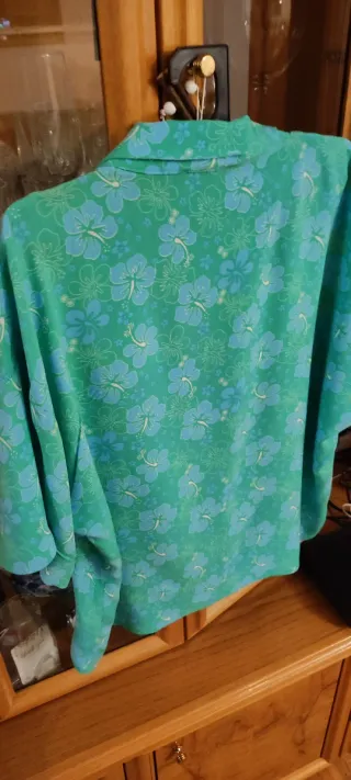 Camisa Primark Flores Azul Verde