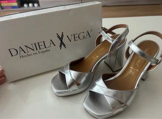Sandalias Daniela Vega Plata Talla 38