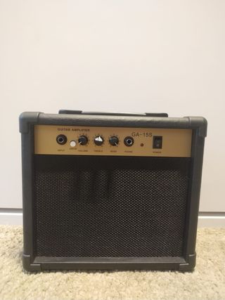 Guitarra Eléctrica Daytona Negra y Amplificador