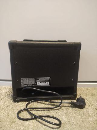 Guitarra Eléctrica Daytona Negra y Amplificador