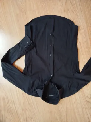 Camisa negra de hombre