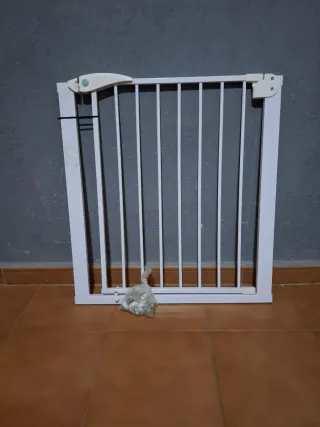 Barrera de seguridad blanca